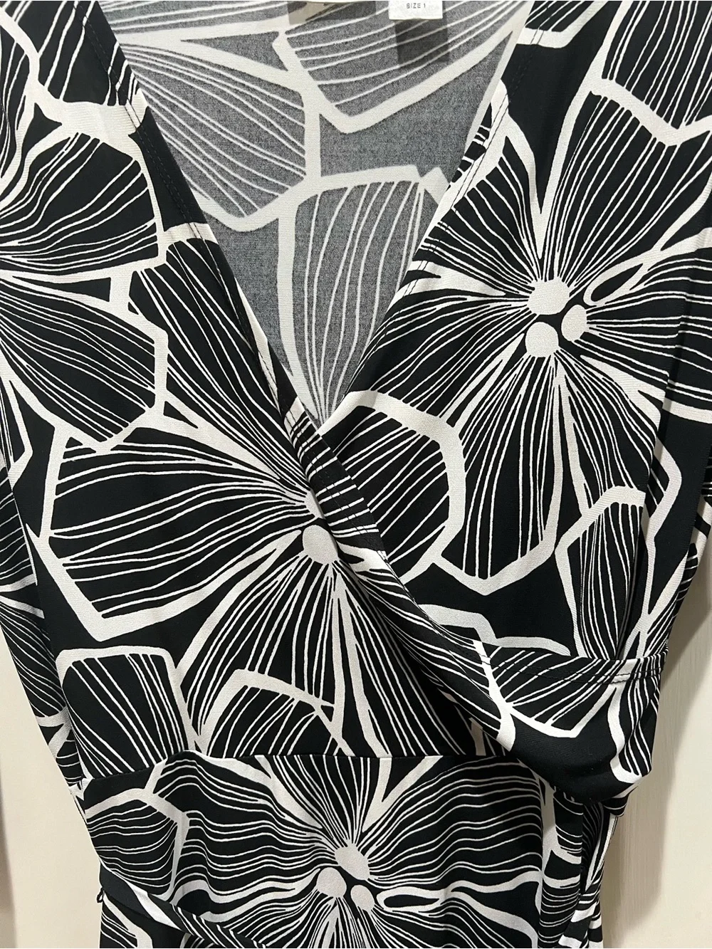Chico's Black and White Floral Twist-Waist Wrap Dress